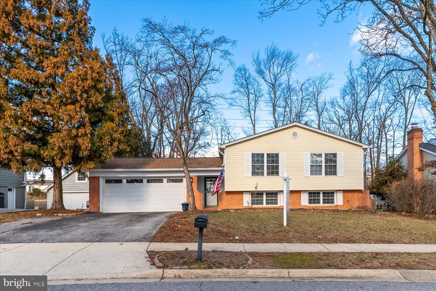 512 Williamsburg Ln Property Photo