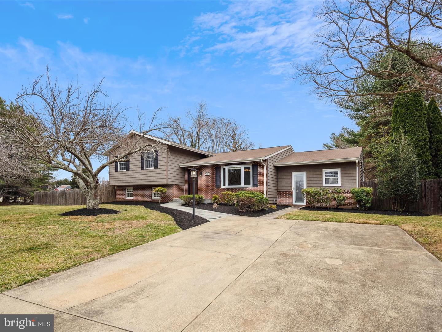 1831 Brett Ct Property Photo