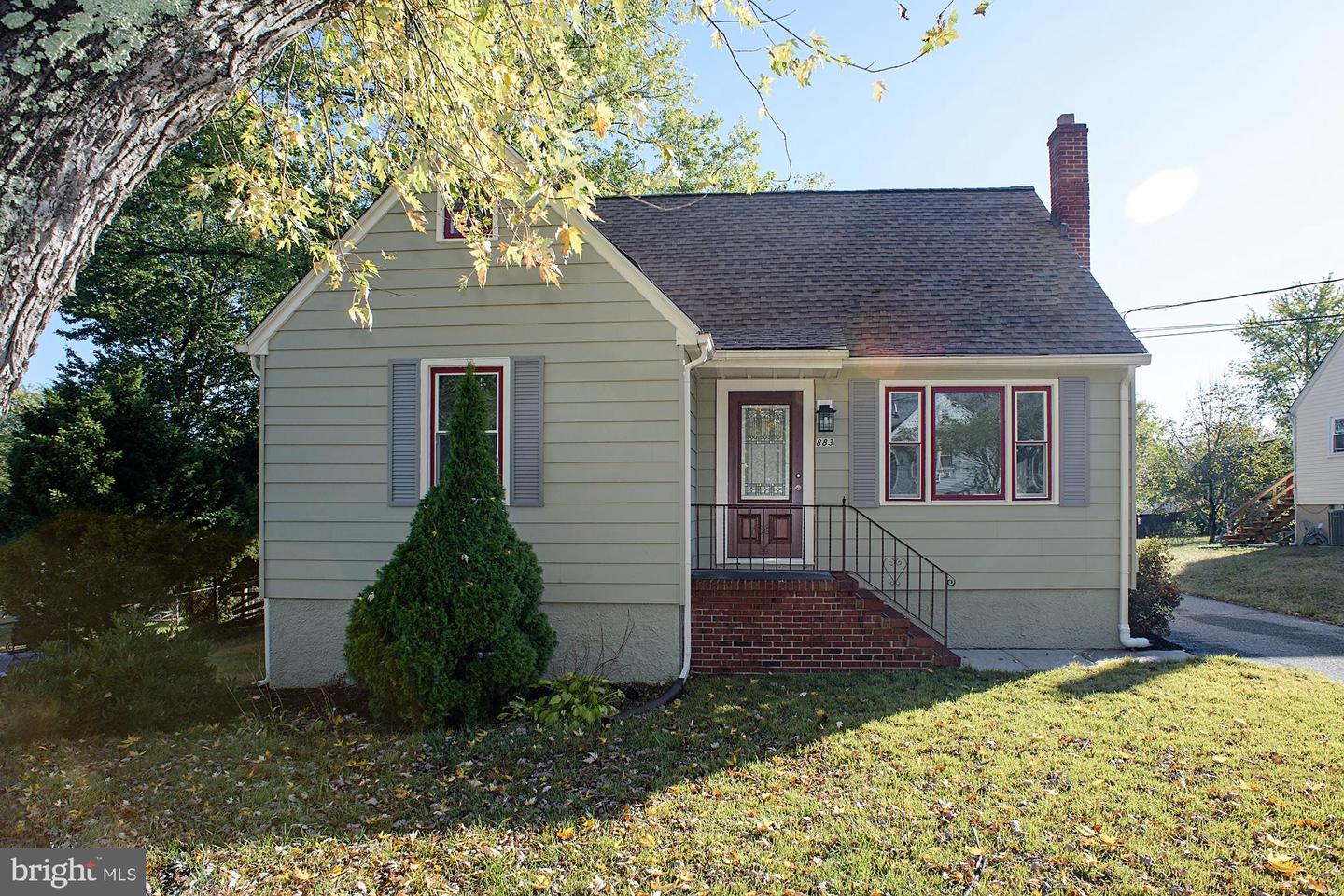 883 Doris Dr Property Photo