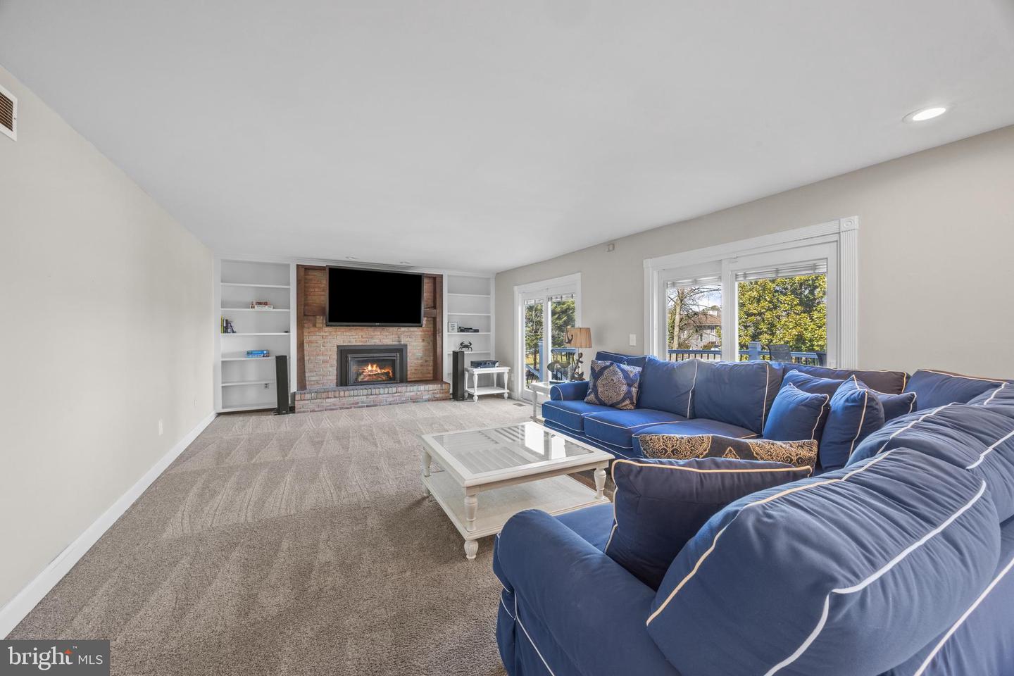 415 Edgewater Rd Property Photo 11