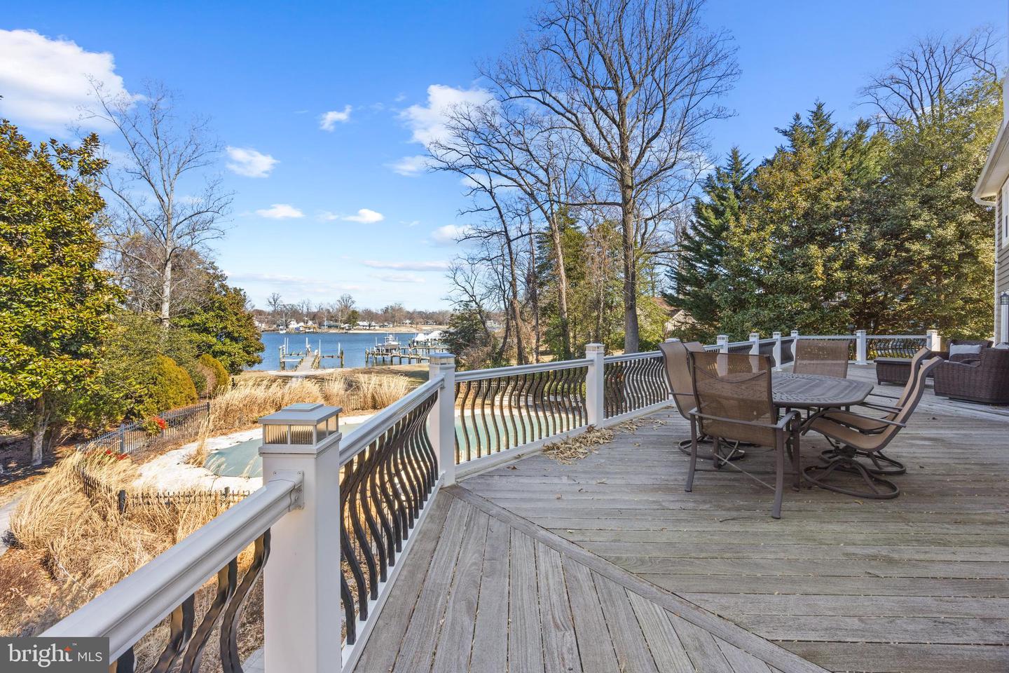 415 Edgewater Rd Property Photo 13