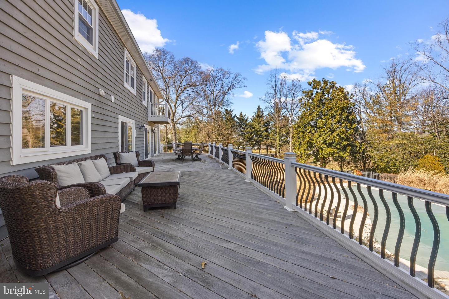 415 Edgewater Rd Property Photo 14