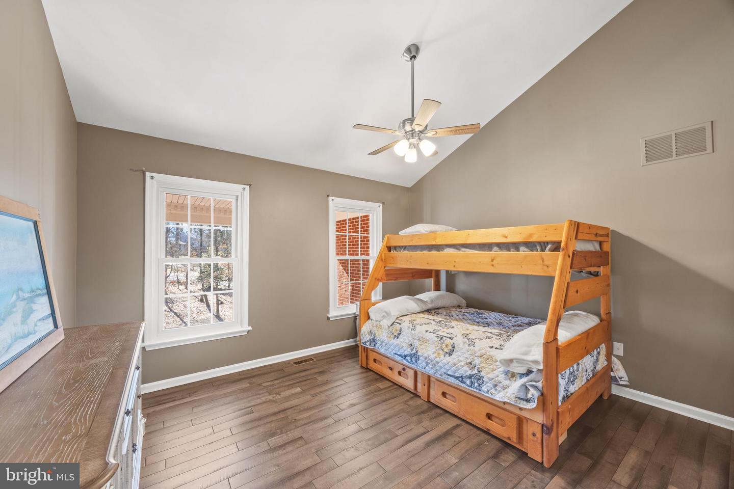 415 Edgewater Rd Property Photo 22