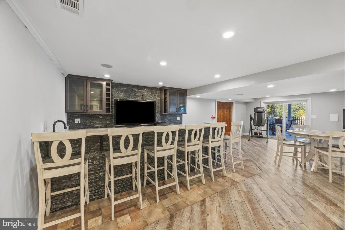 415 Edgewater Rd Property Photo 23