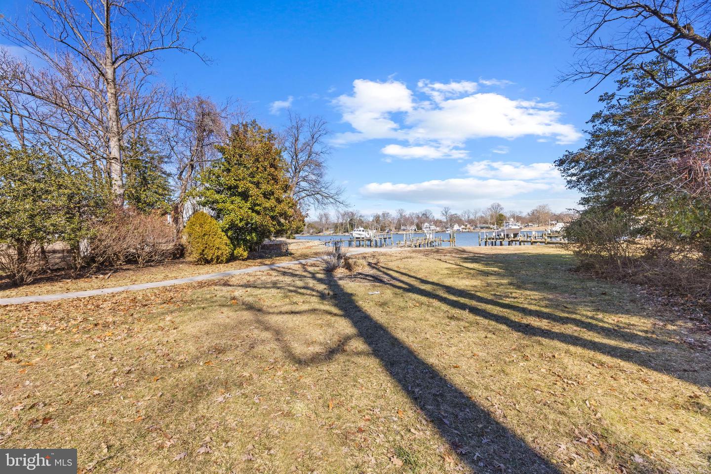 415 Edgewater Rd Property Photo 30