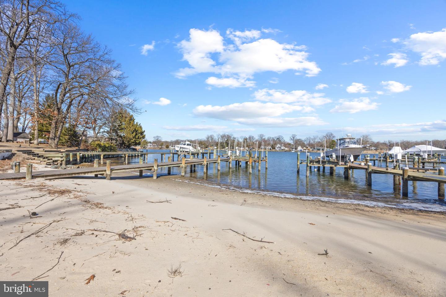 415 Edgewater Rd Property Photo 31