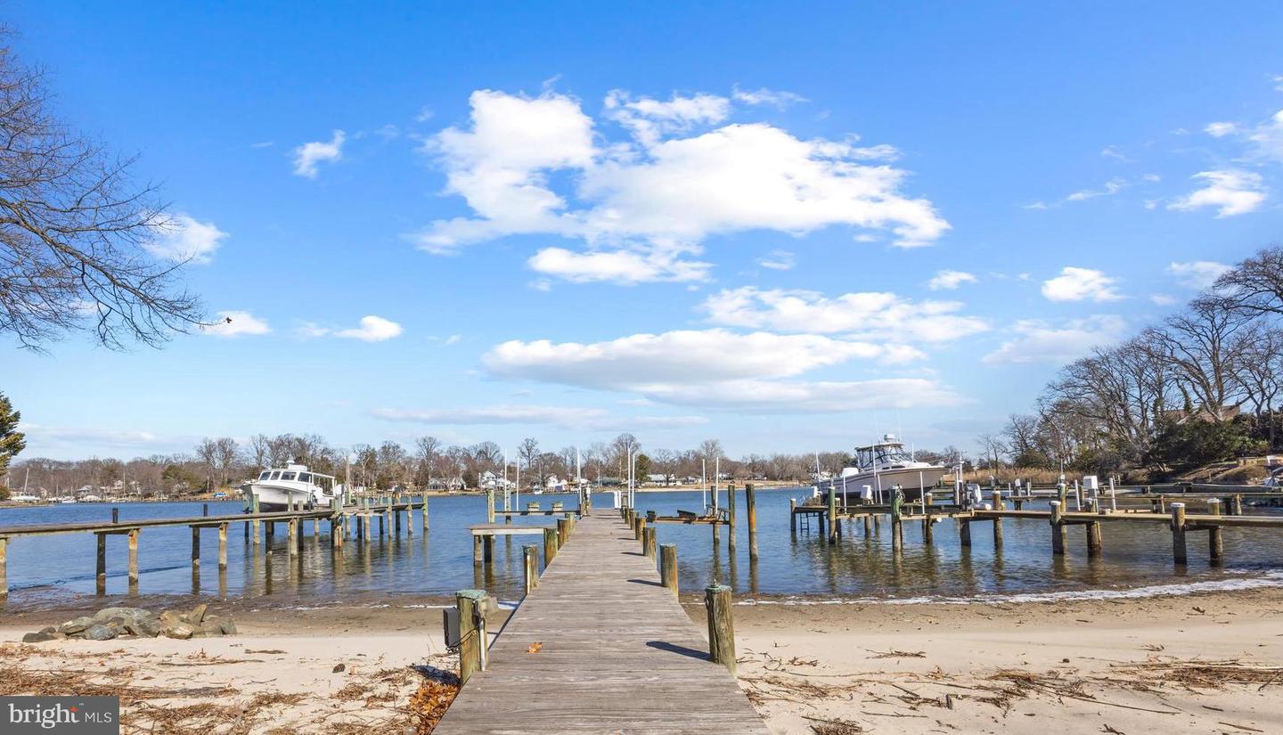 415 Edgewater Rd Property Photo 32