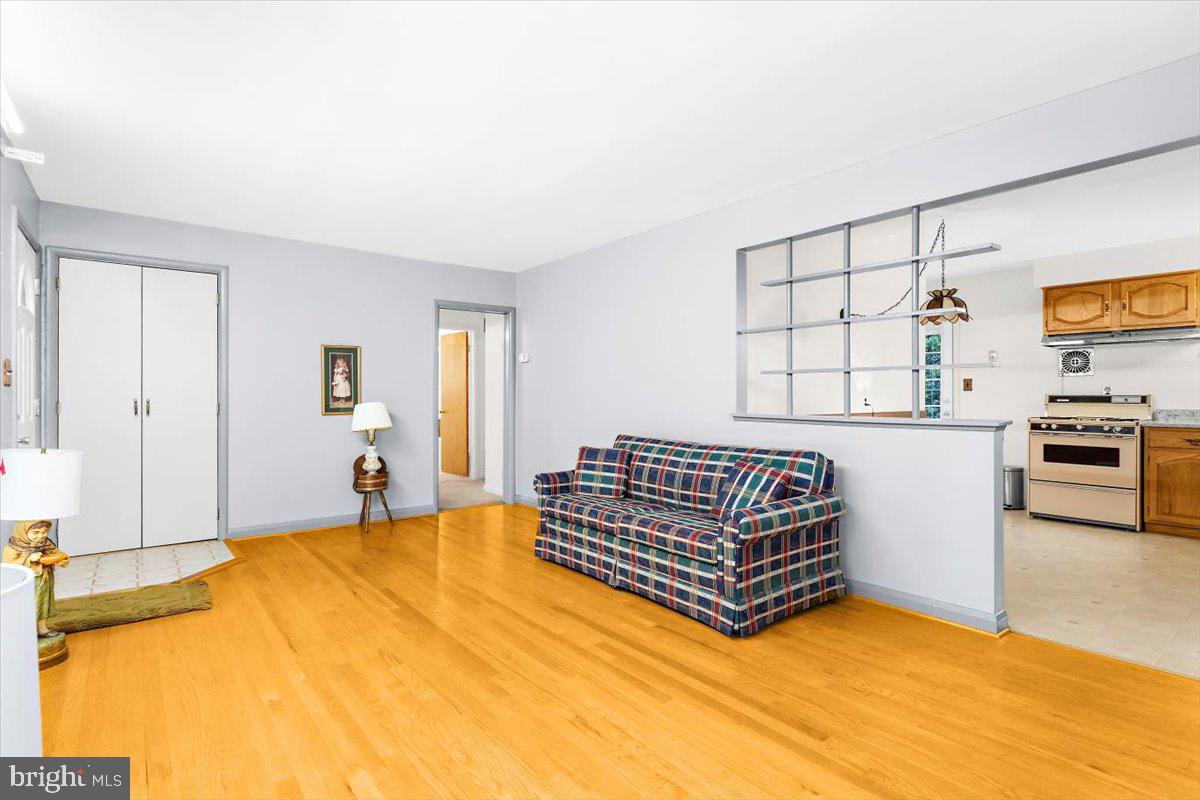 523 Kent Cir Property Photo 5