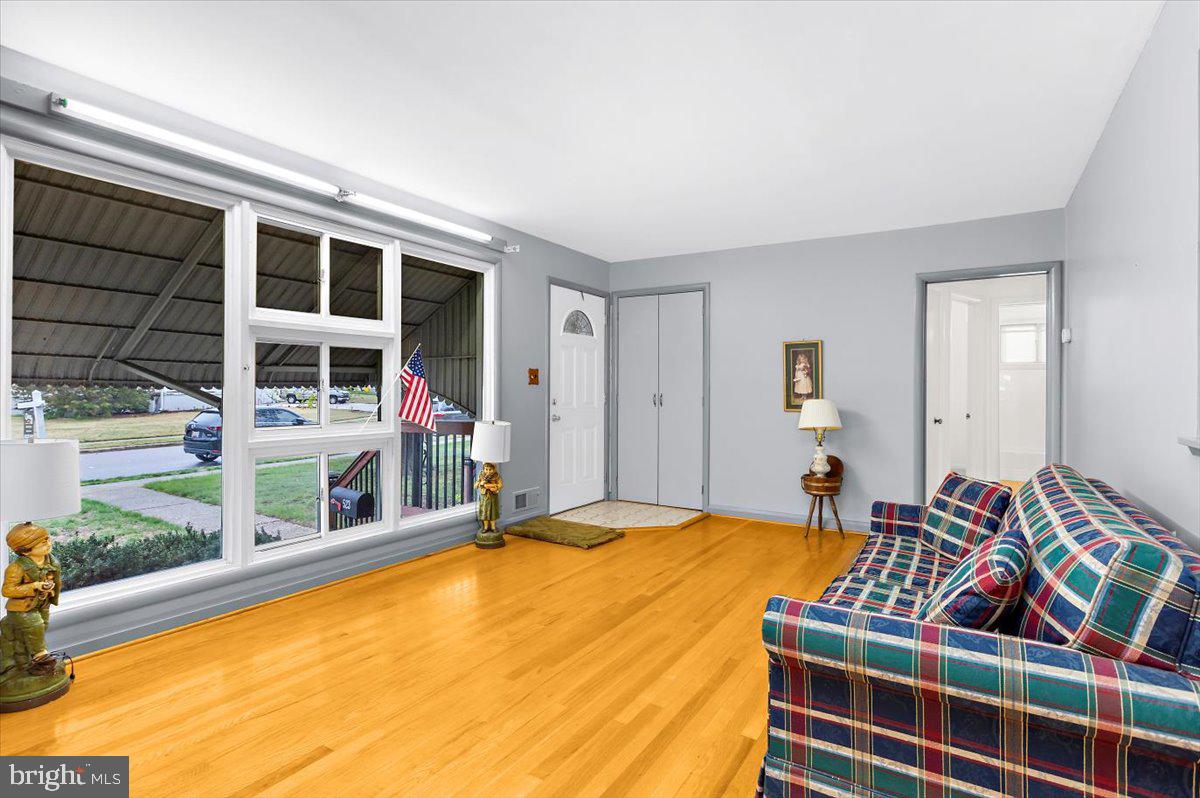 523 Kent Cir Property Photo 6