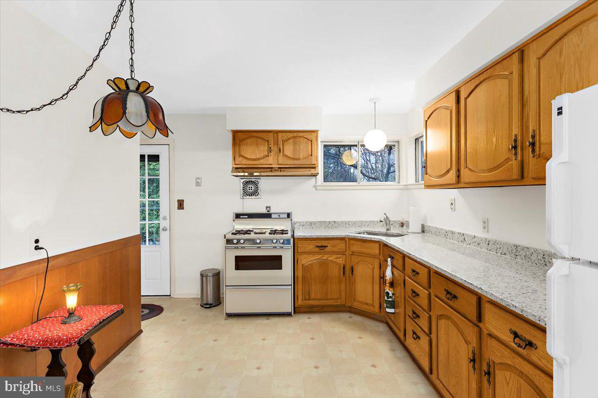 523 Kent Cir Property Photo 7
