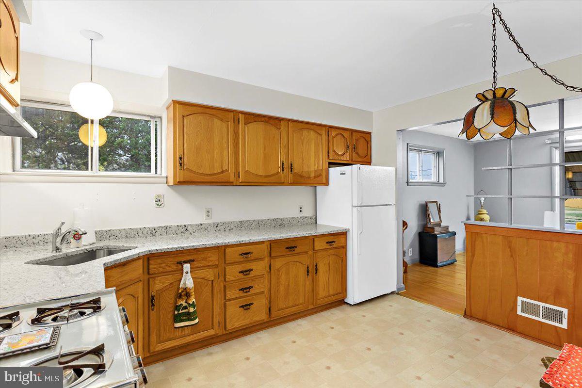 523 Kent Cir Property Photo 8