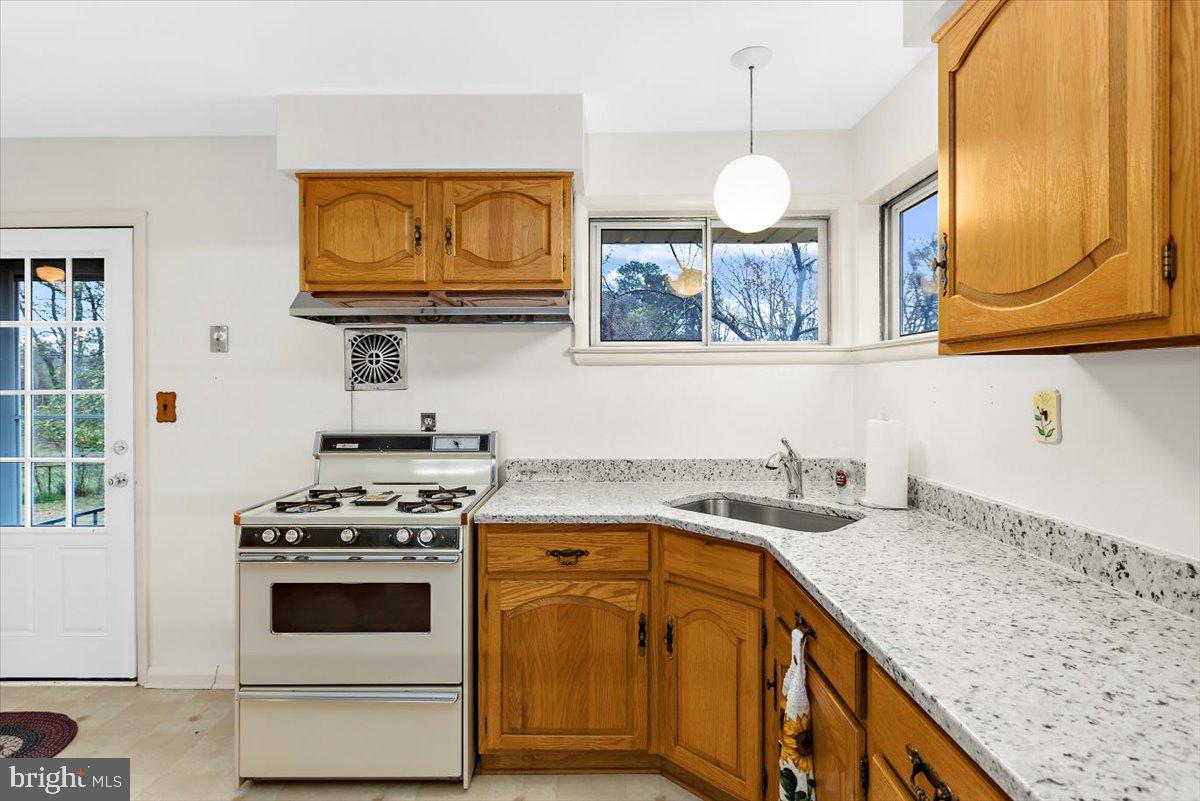 523 Kent Cir Property Photo 9