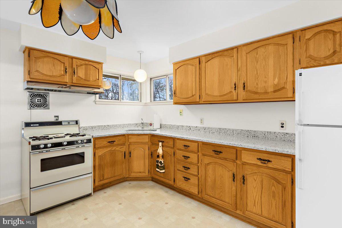 523 Kent Cir Property Photo 11