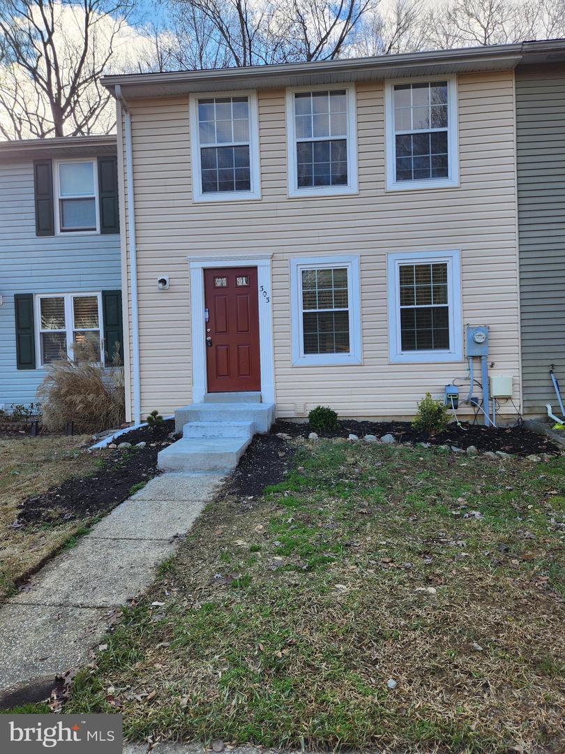 303 Wood Hollow Ct Property Photo