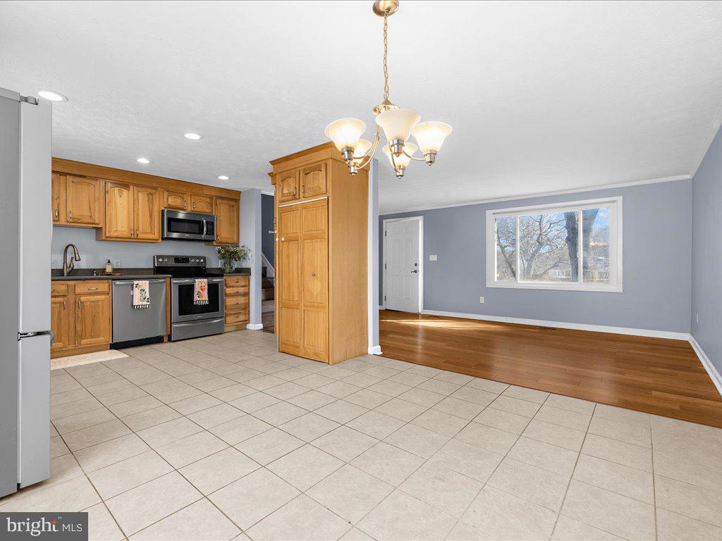7806 Walnut Tree Rd Property Photo 3