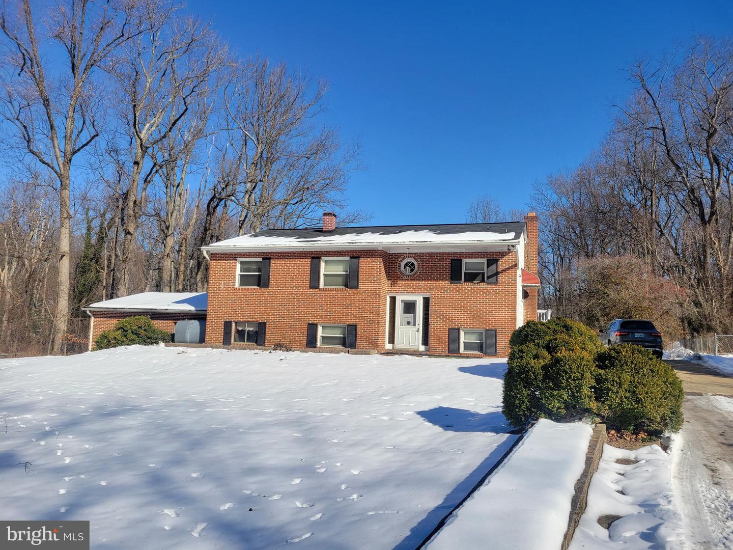 1279 Sheridan Rd Property Photo