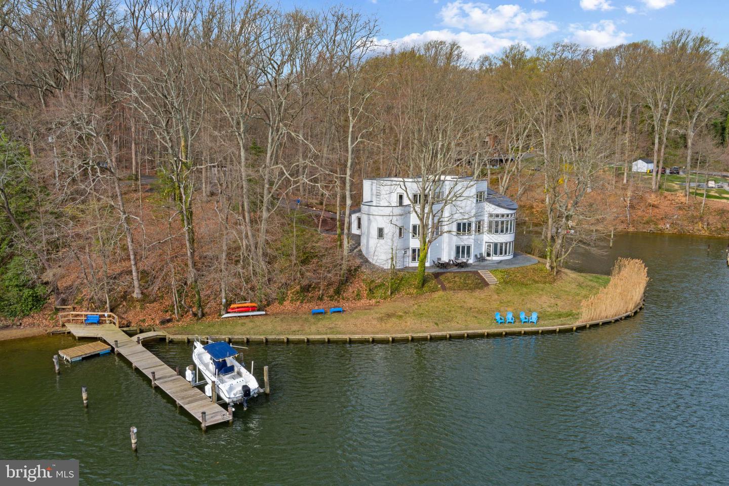 378 Forest Beach Rd Property Photo 1
