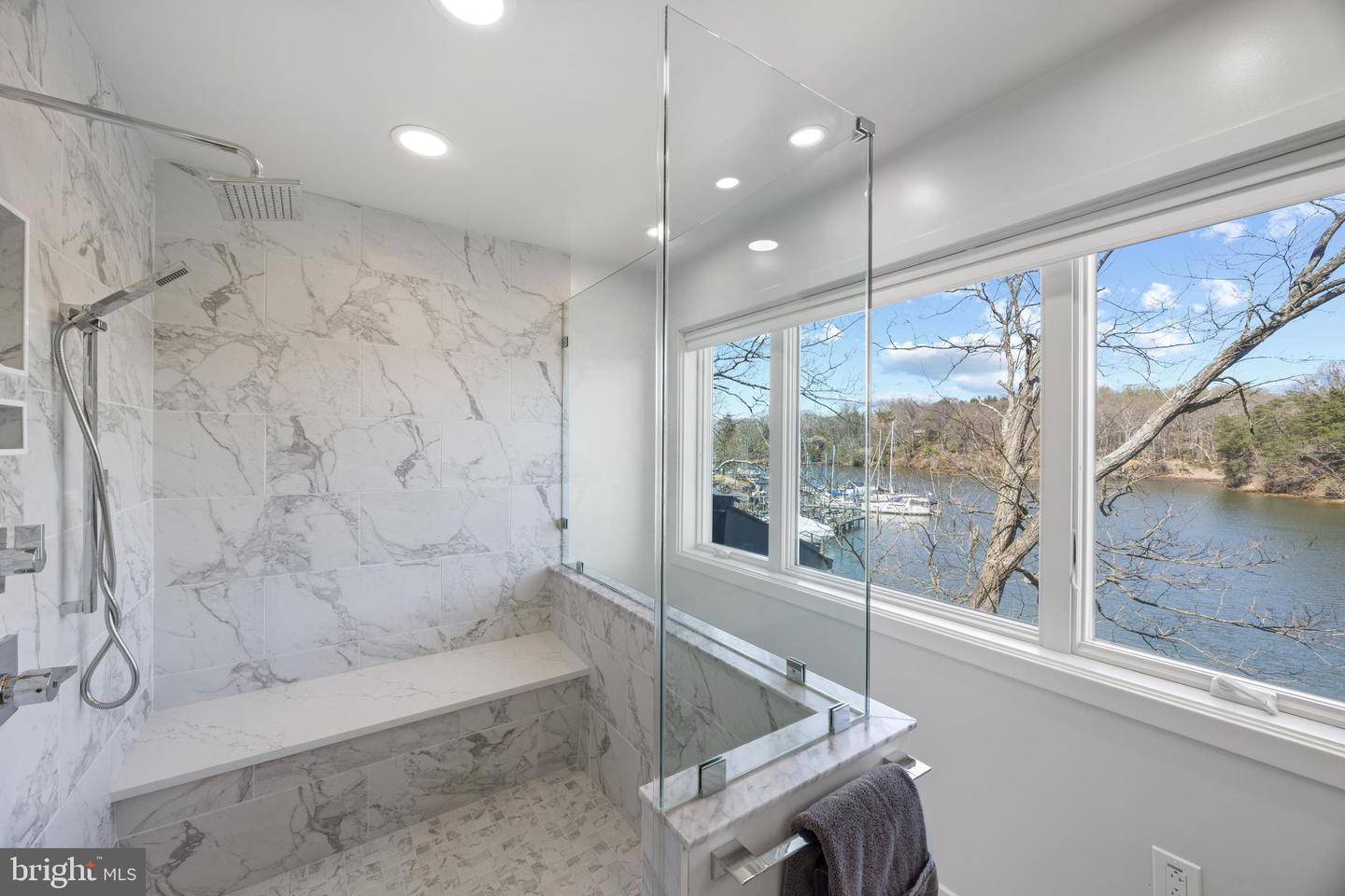 378 Forest Beach Rd Property Photo 26