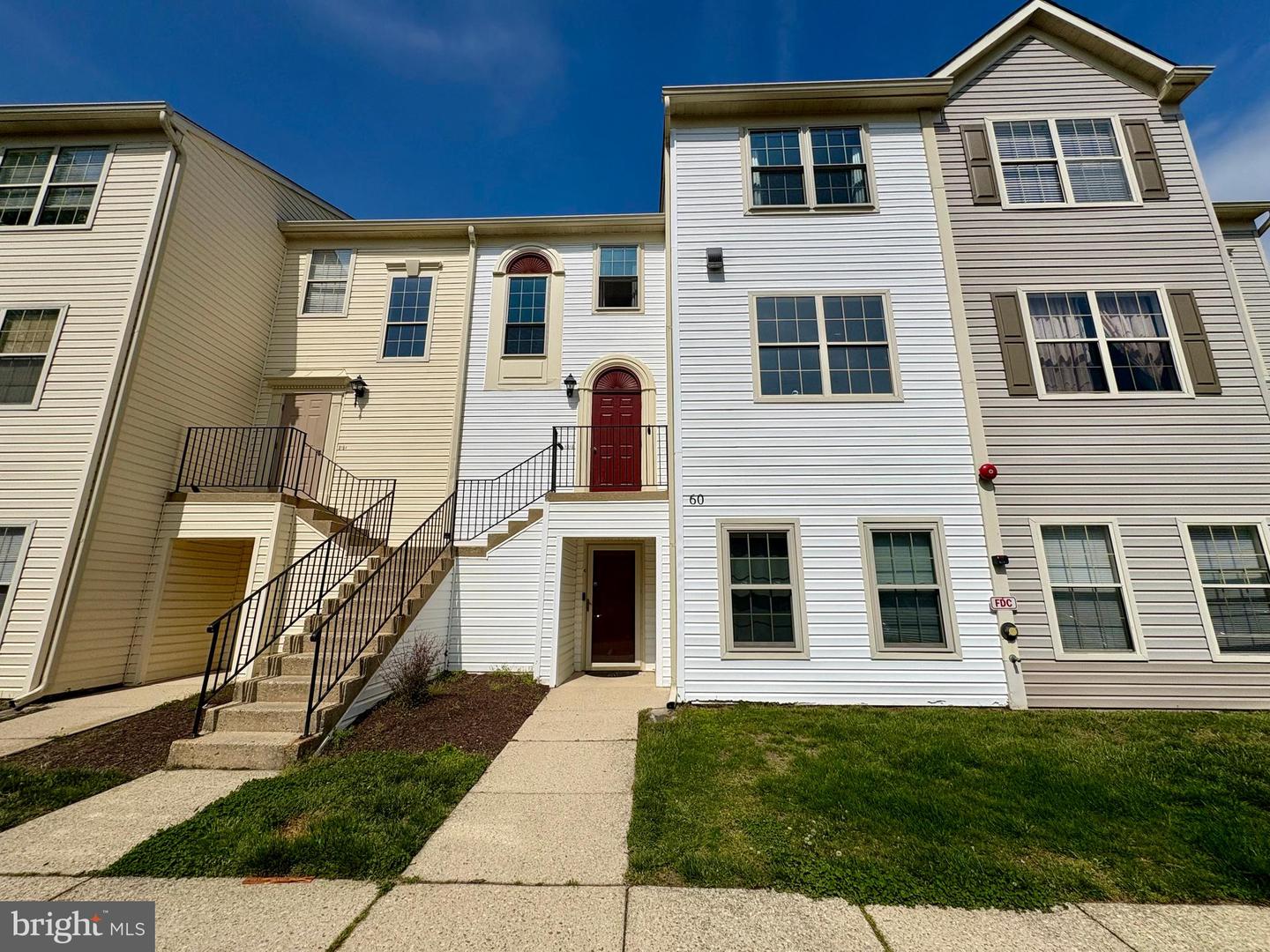 60-g Sandstone Ct #g Property Photo 1