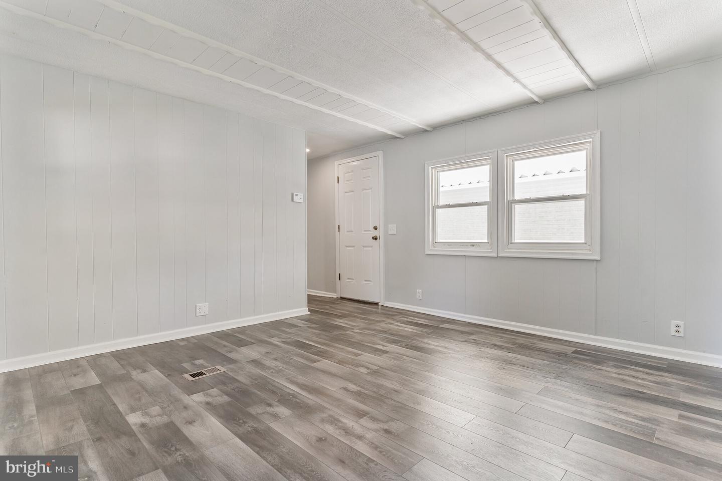180 Sonnys Court Property Photo 14