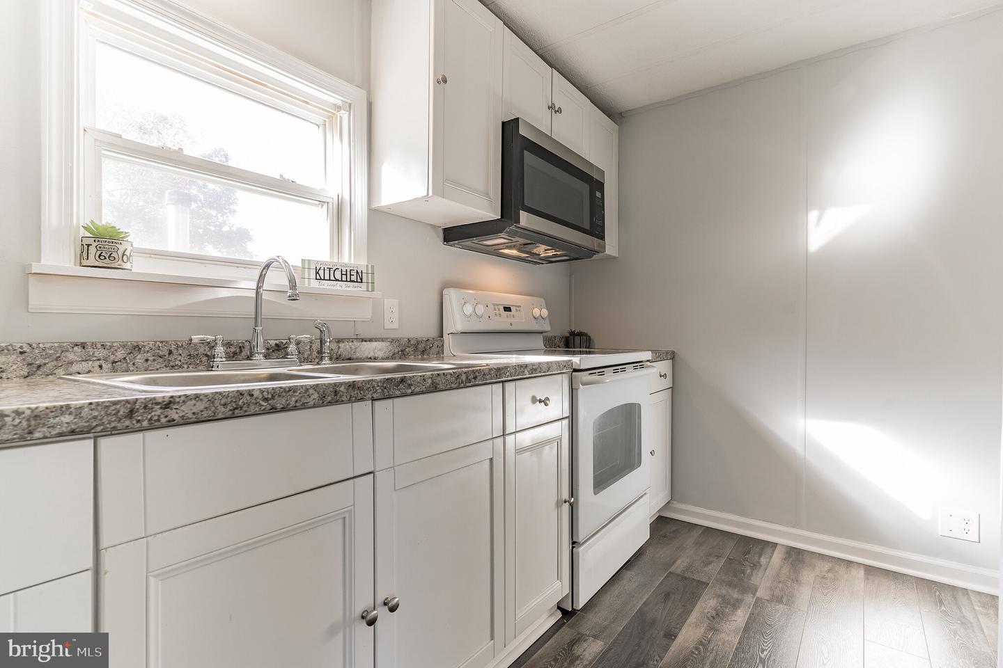 180 Sonnys Court Property Photo 24