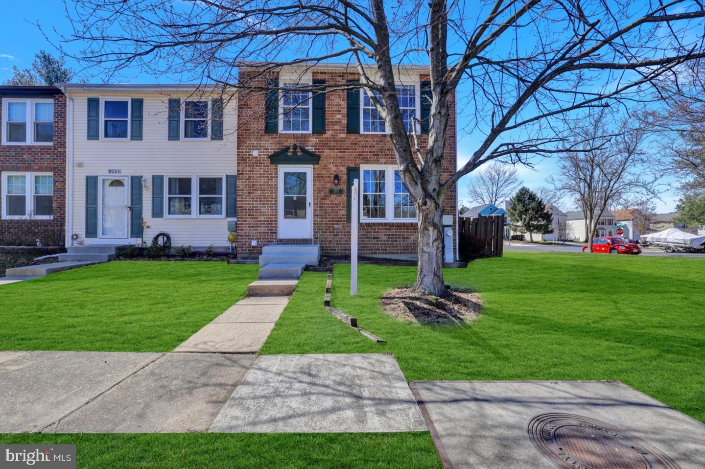 8051 Croydon Way Property Photo