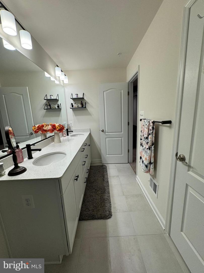 2828 Brewers Crossing Way Property Photo 24