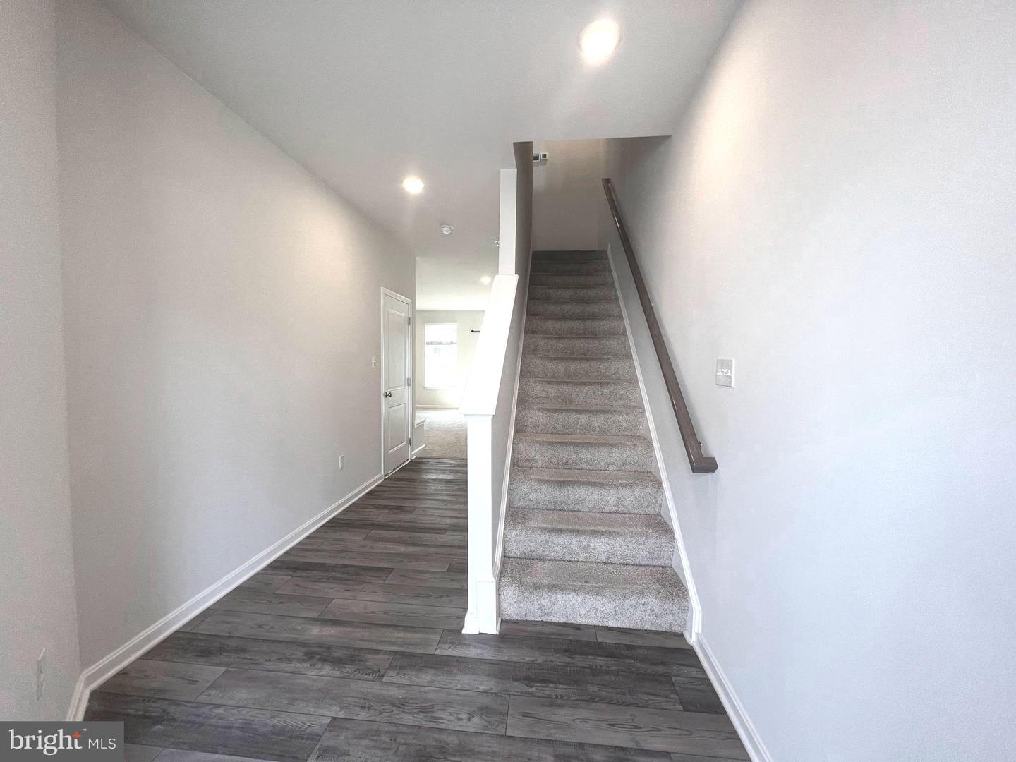 2013 Thornbrook Way Property Photo 2