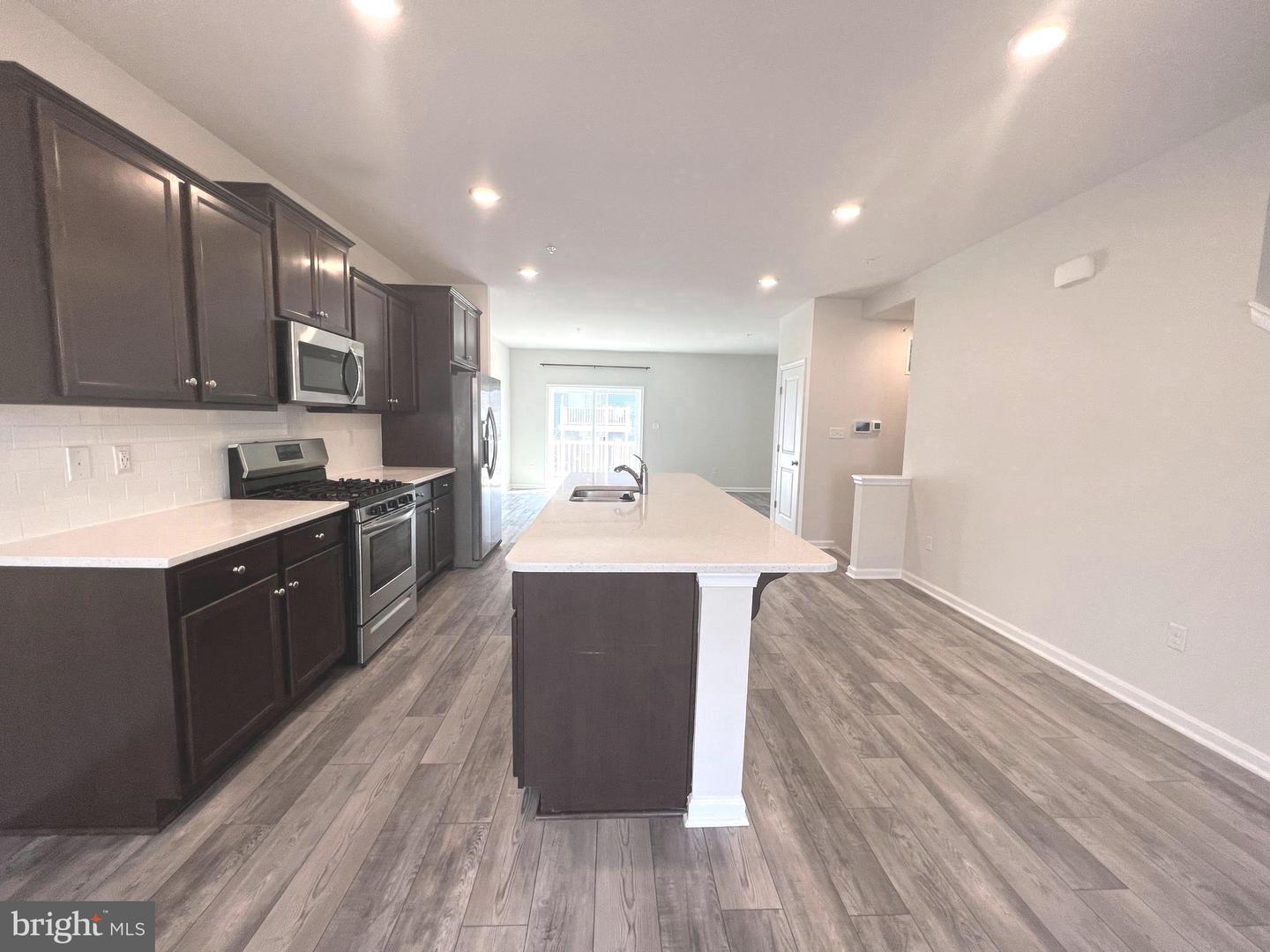 2013 Thornbrook Way Property Photo 5