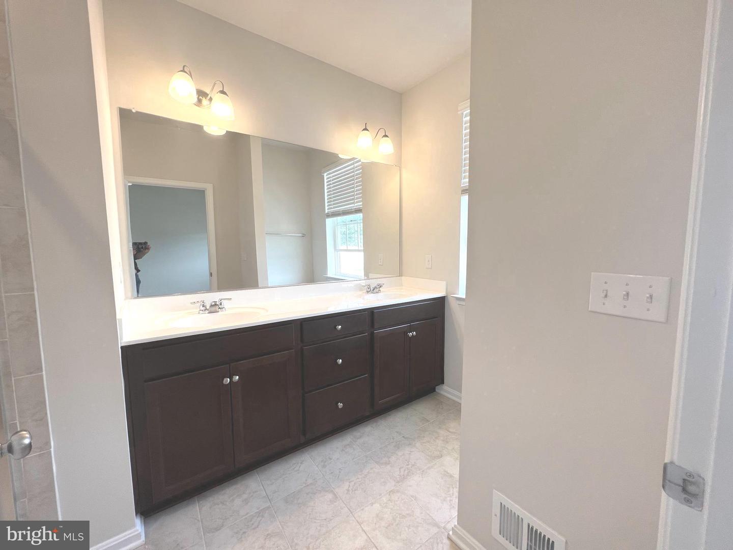 2013 Thornbrook Way Property Photo 16