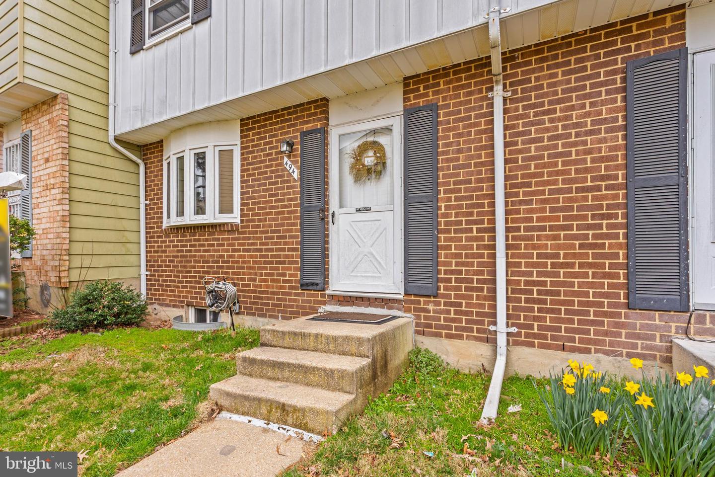 494 Kenilworth Ct Property Photo