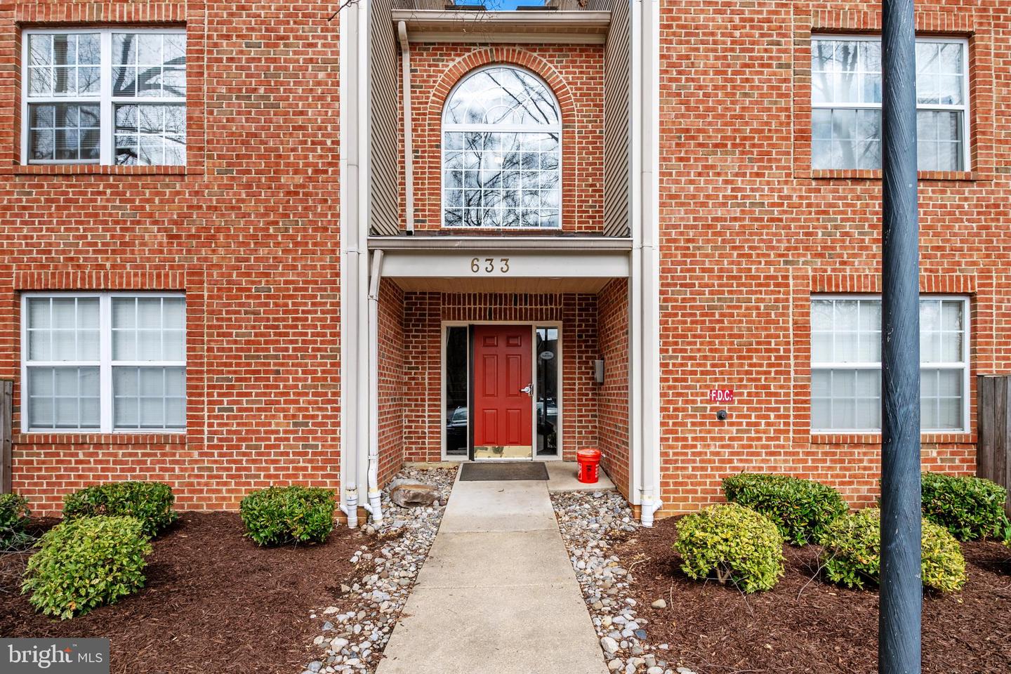 633 Admiral Dr #406 Property Photo