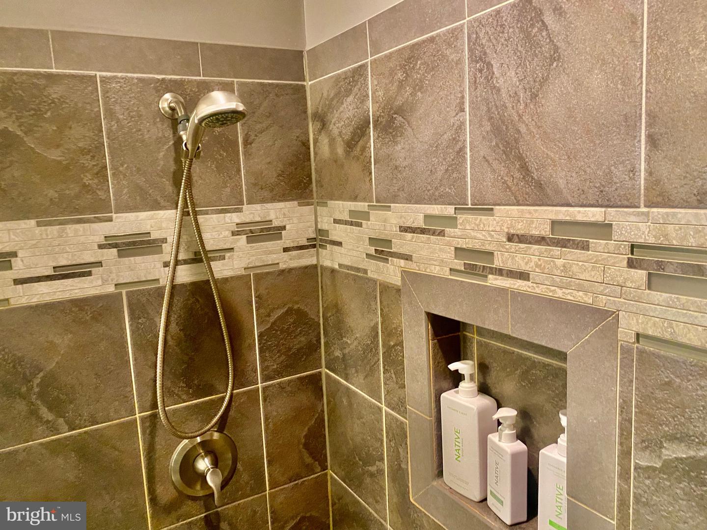 910 Topmast Way Property Photo 12