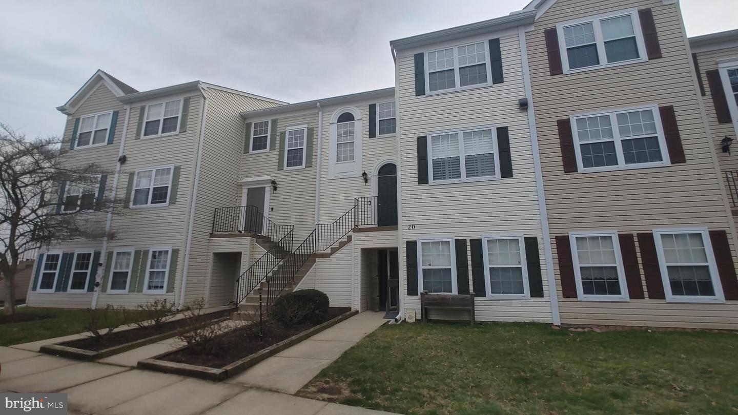20 Amberstone Ct #b Property Photo
