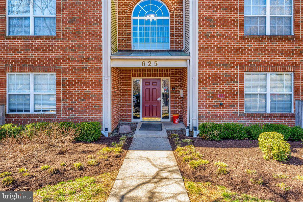 625 Admiral Dr #405 Property Photo