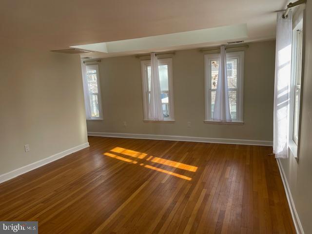 544 Second St Property Photo 5