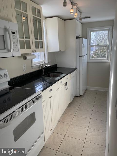 544 Second St Property Photo 8