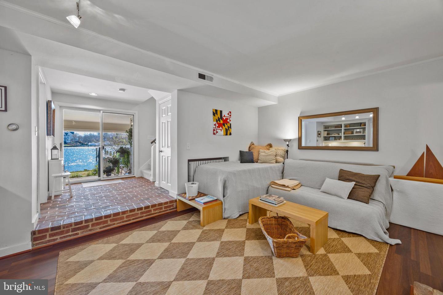 9 Shipwright St Property Photo 29