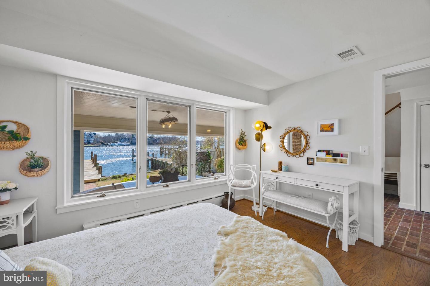 9 Shipwright St Property Photo 32