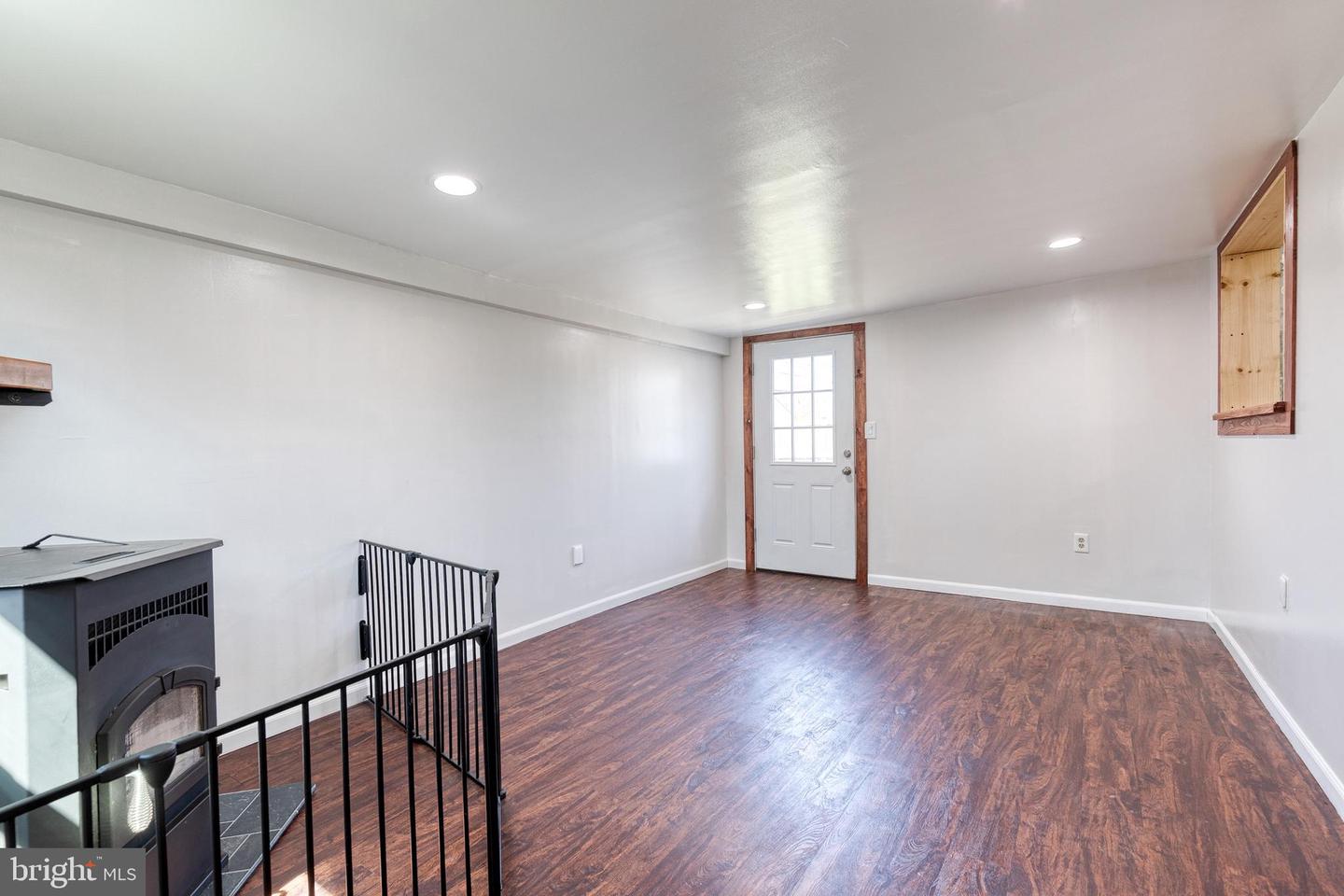 1718 Lansing Rd Property Photo 20