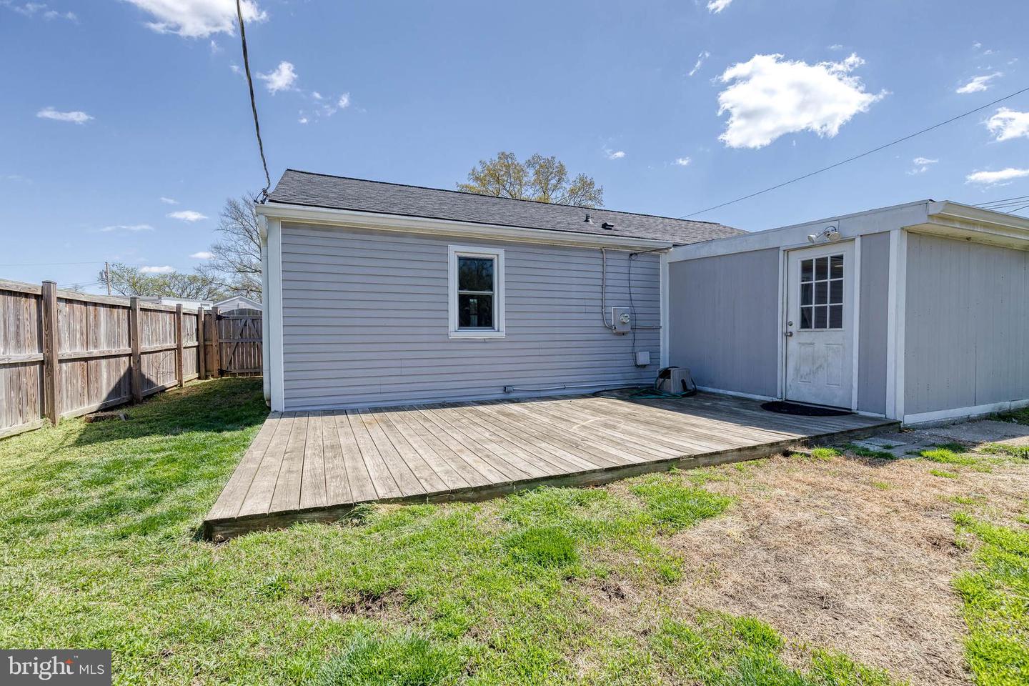 1718 Lansing Rd Property Photo 29