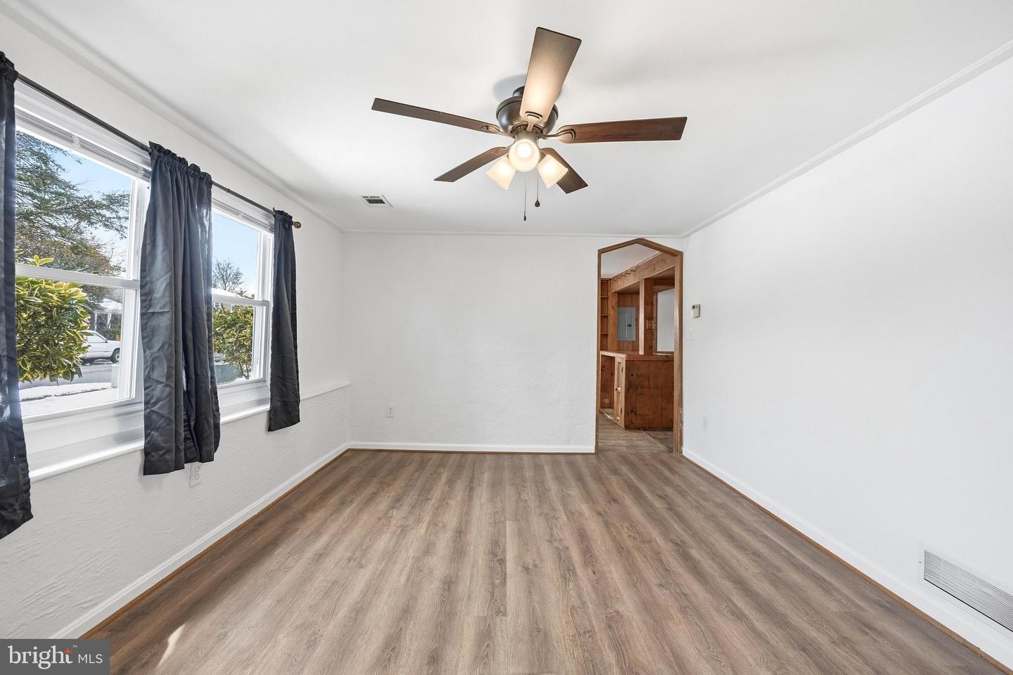 652 Chapelview Dr Property Photo 8