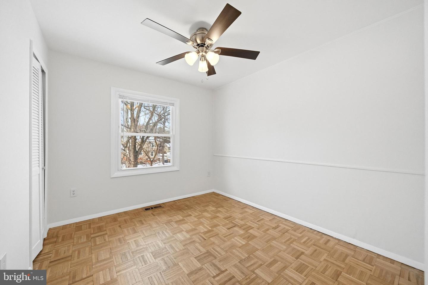 652 Chapelview Dr Property Photo 24