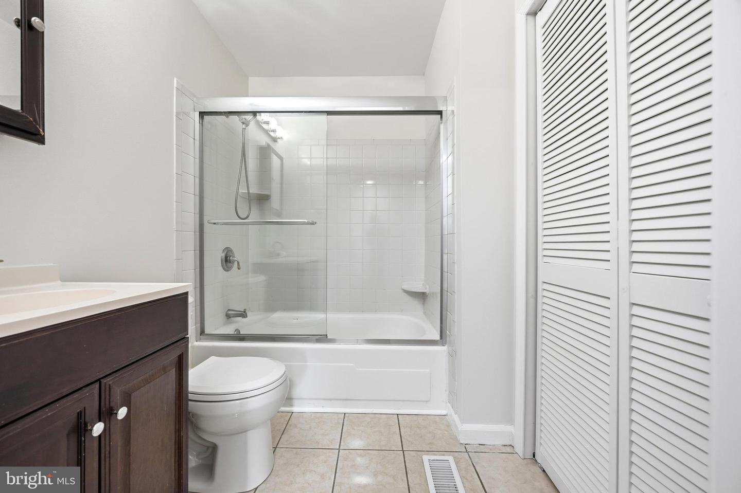 652 Chapelview Dr Property Photo 27