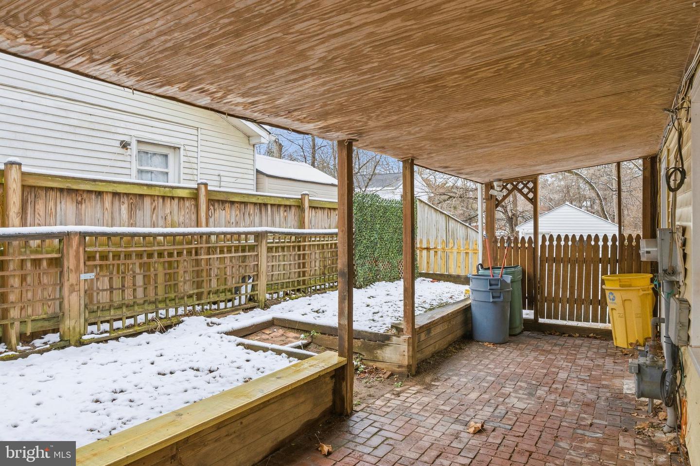 652 Chapelview Dr Property Photo 49