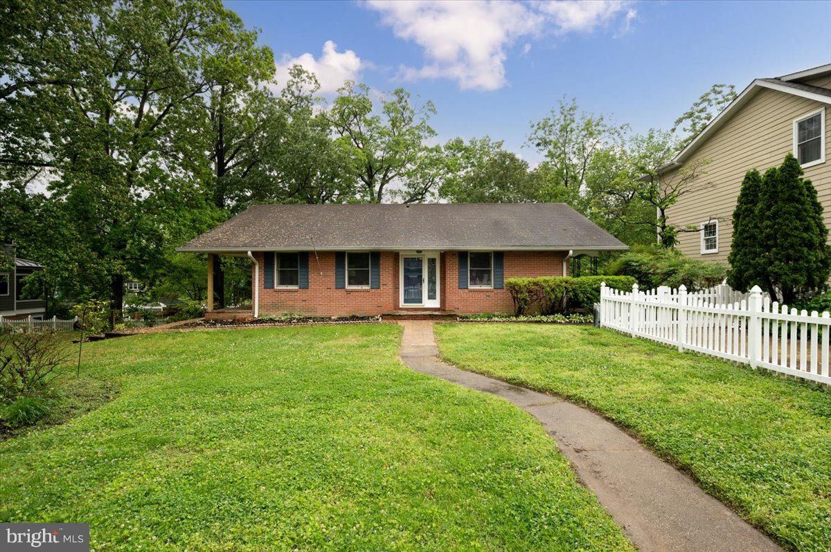 703 Glendon Ave Property Photo 1