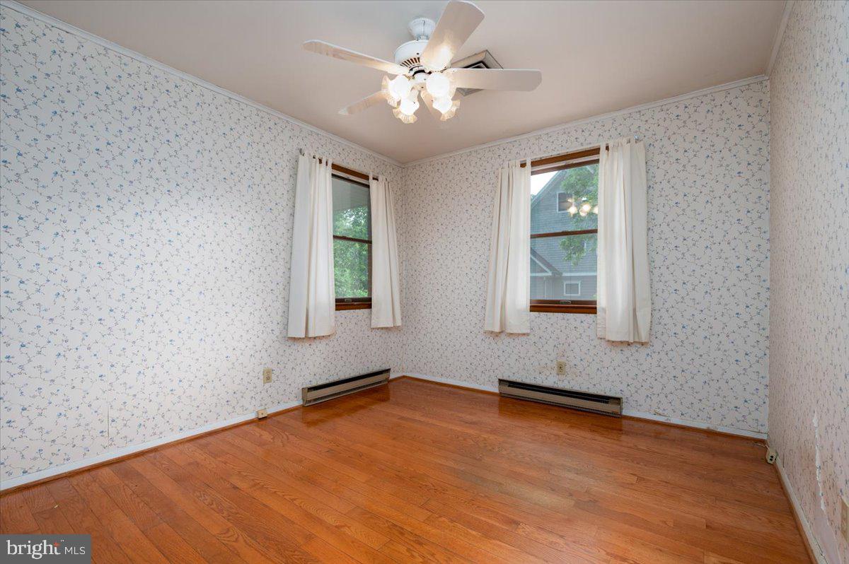 703 Glendon Ave Property Photo 23