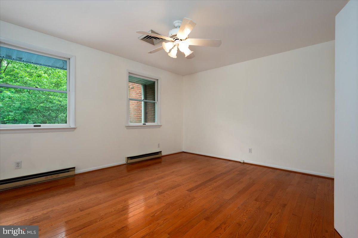 703 Glendon Ave Property Photo 26