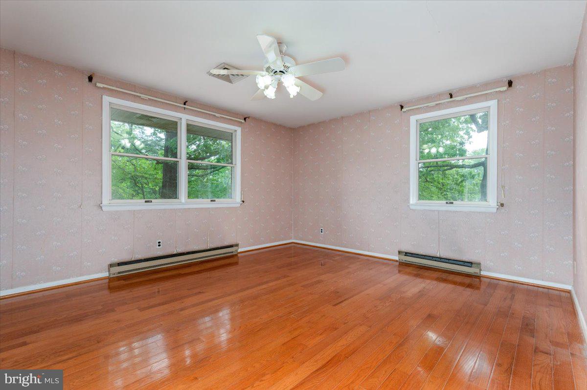 703 Glendon Ave Property Photo 28