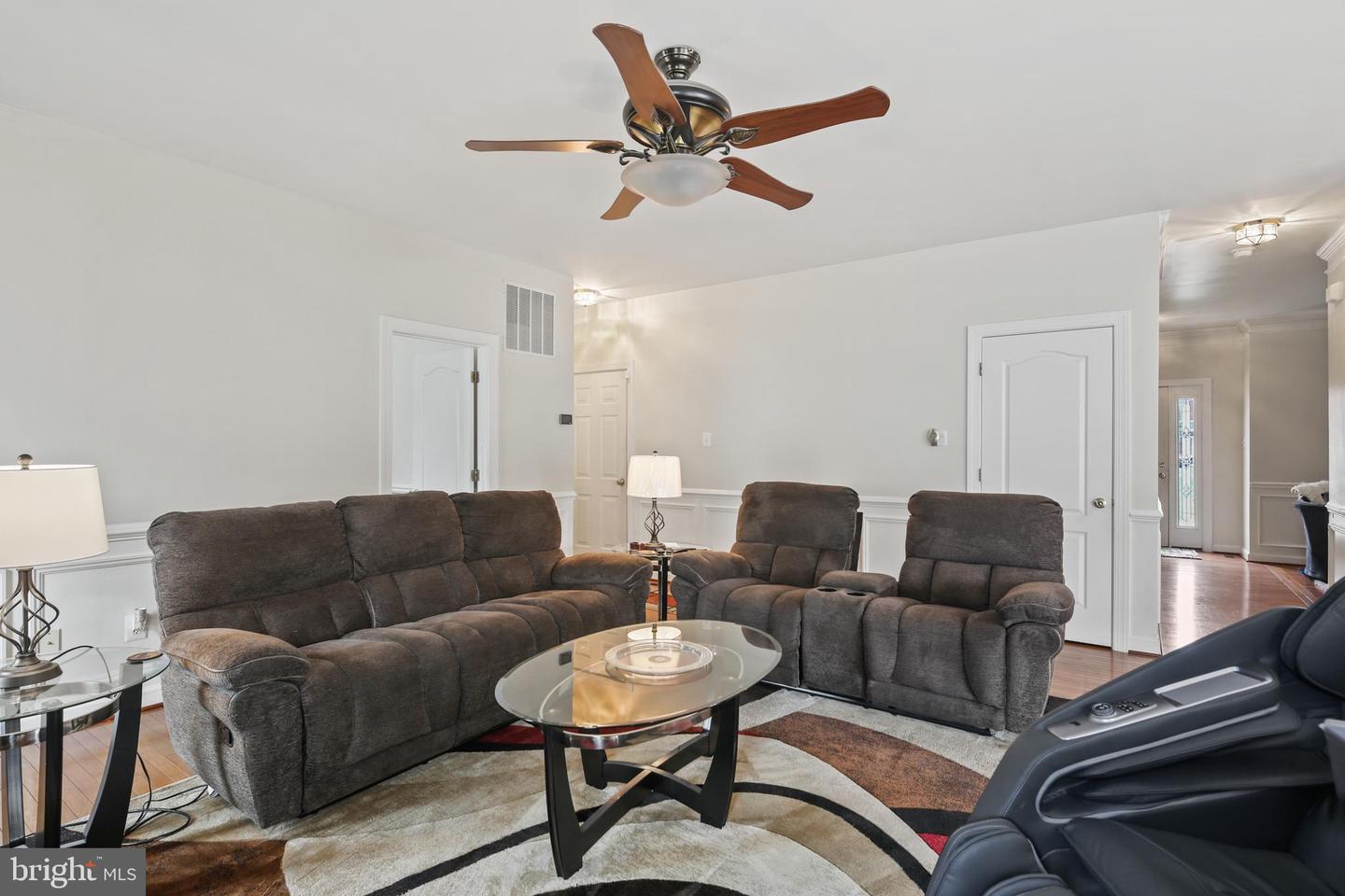 8509 Lexington Dr Property Photo 8